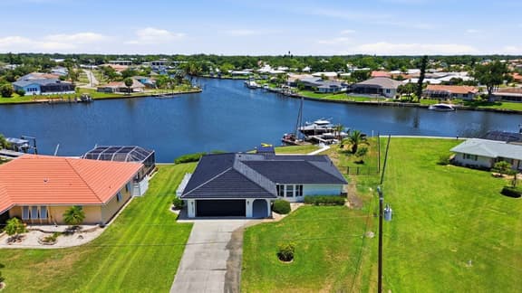 1933 Fairview Dr